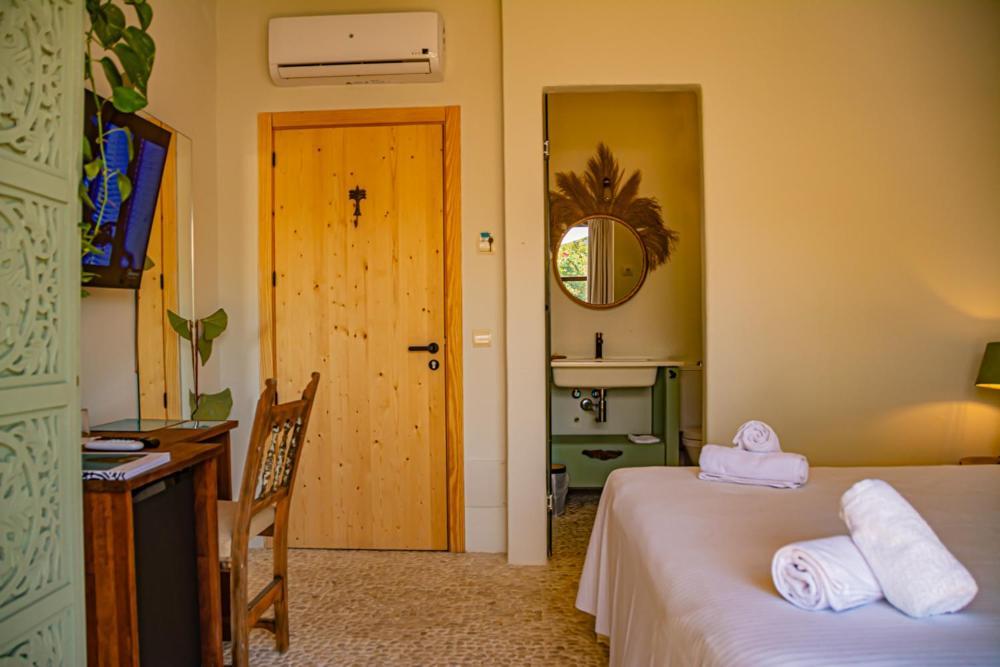 Boutique Hostal La Curandera De Salinas Sant Francesc de s'Estany Экстерьер фото