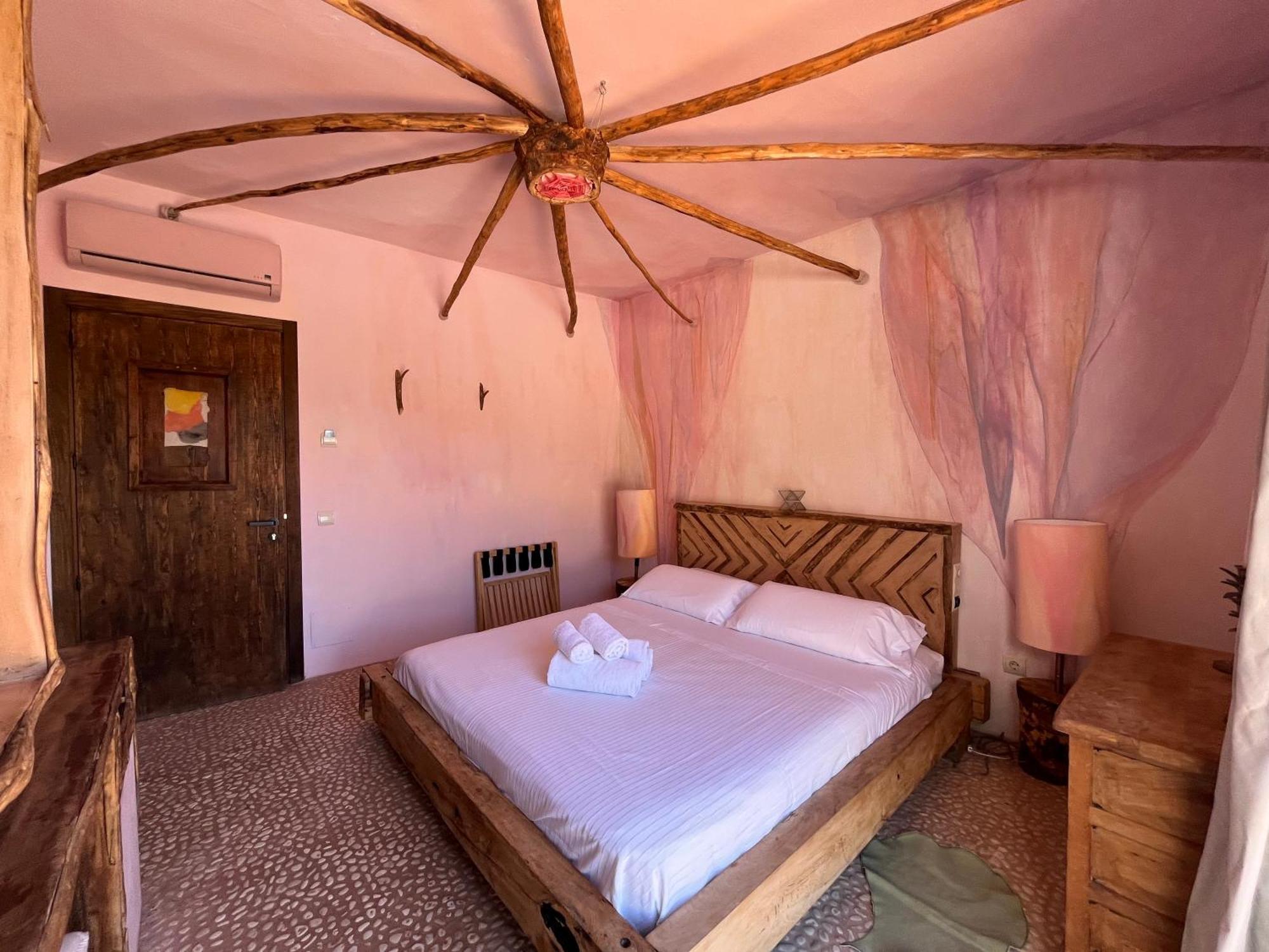 Boutique Hostal La Curandera De Salinas Sant Francesc de s'Estany Экстерьер фото